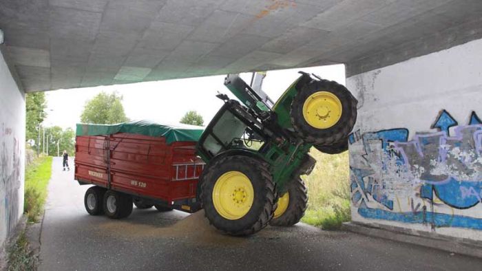 11 Weird Tractor fails – Page 12 – 